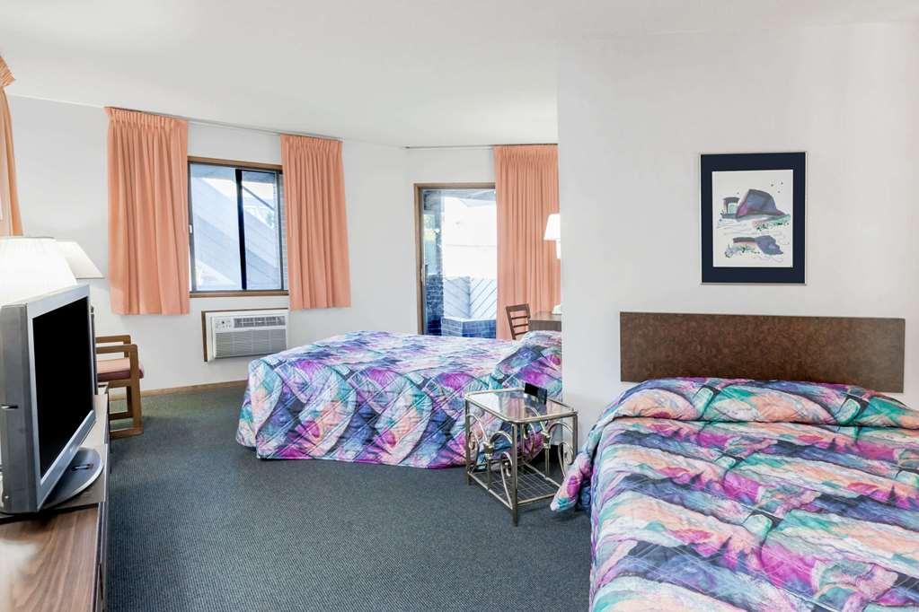 Knights Inn Mackinaw City Quarto foto