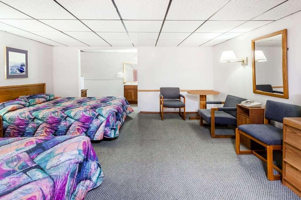 Knights Inn Mackinaw City Quarto foto