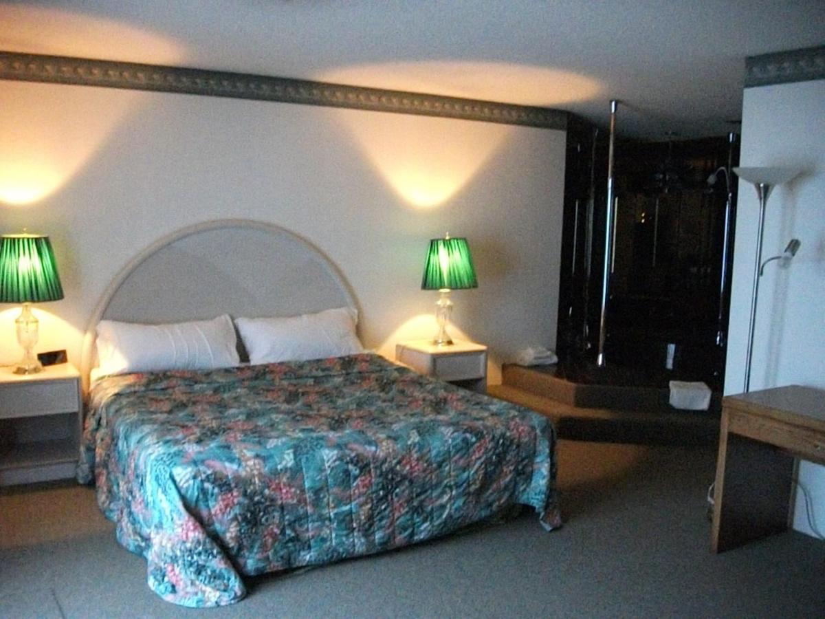 Knights Inn Mackinaw City Quarto foto